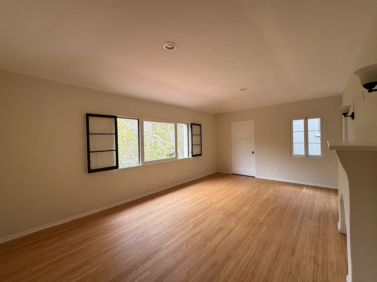 1 bed, $2,895 — Photo 2