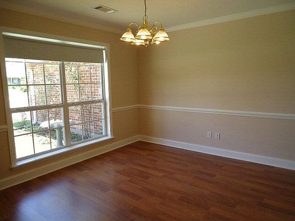 3rd image of 103 Glenwood Dr