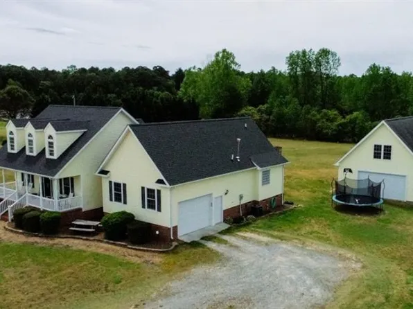 21262 Buckhorn Quarter Rd, Courtland, VA 23837