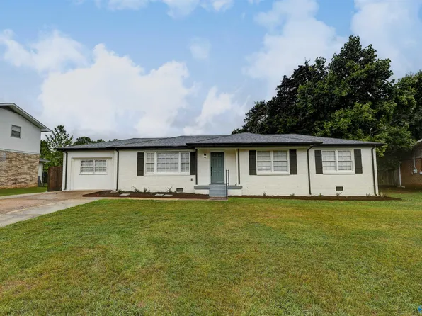 307 Meadowbrook Dr SE, Huntsville, AL 35803