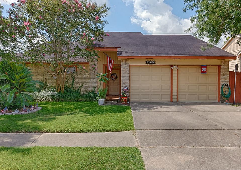 1st image of 16343 La Luna Dr