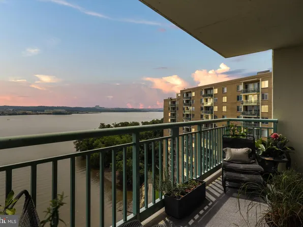 501 Slaters Ln APT 1121, Alexandria, VA 22314