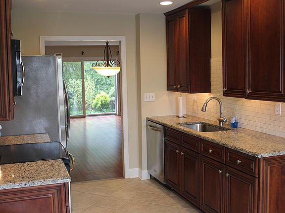 Professionally finished and updated kitchen