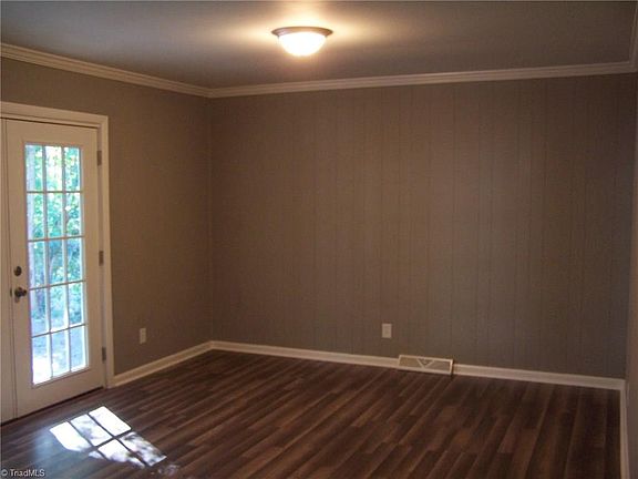 5th image of 604 Memphis St