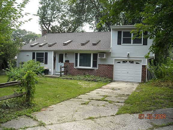 front - driveway extra l & w, attached garage
