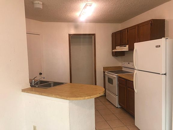 3rd image of 9931 Birch Field Dr