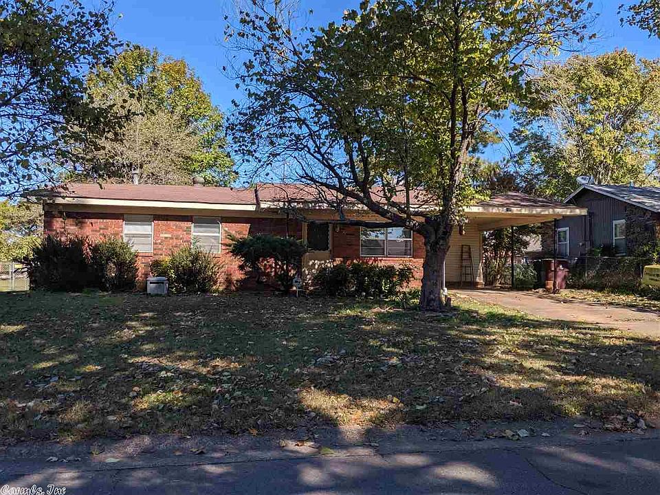 1st image of 121 Shadybrook Dr