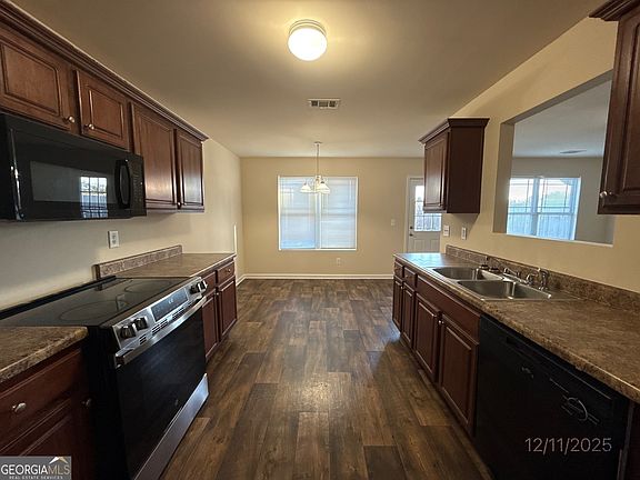 4th image of 1122 McConaughy Ct