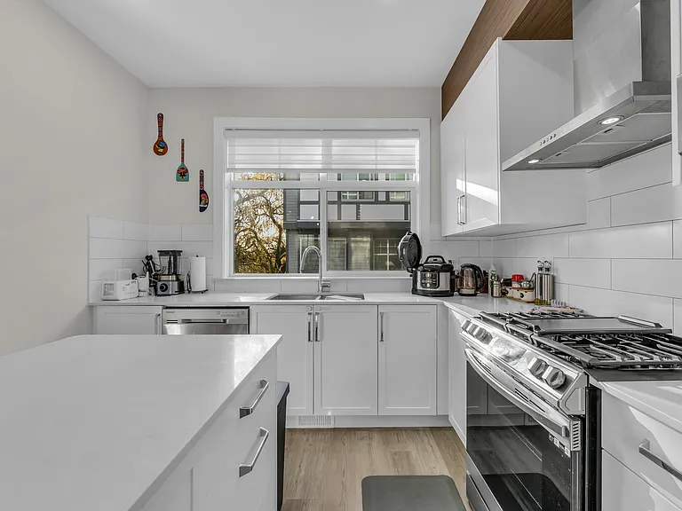 17528 60th Ave #1 — Photo 4