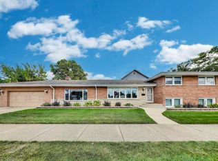 2121 W Sibley St, Park Ridge, IL 60068