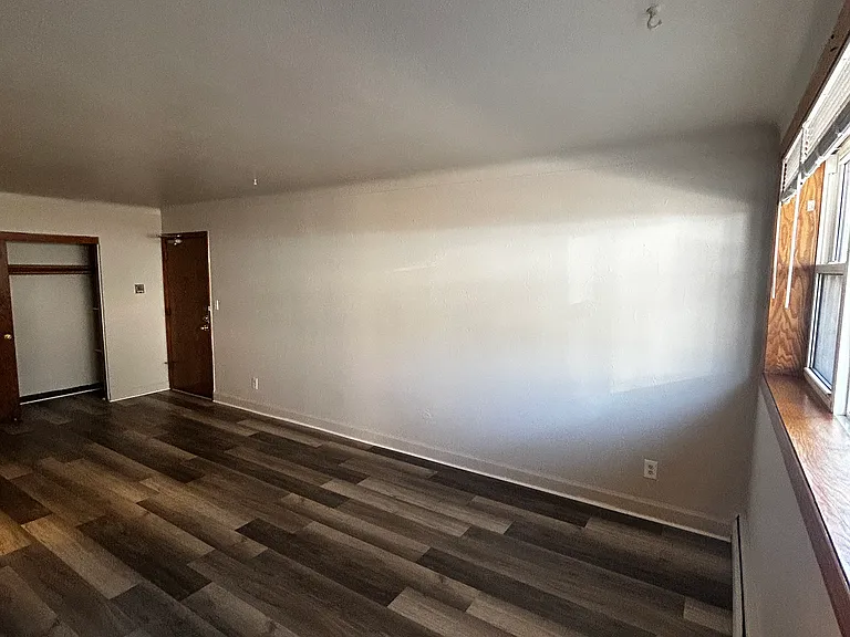 400 Larpenteur Ave W #4 — Photo 5