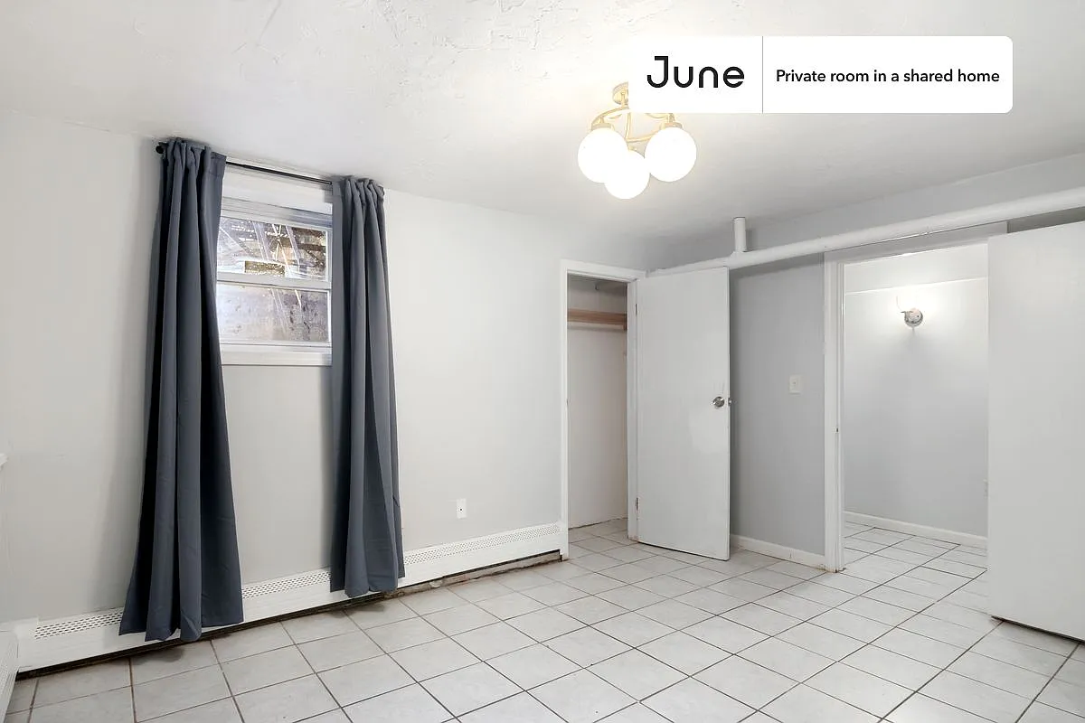 Building Photo - 16 Royce Rd #D