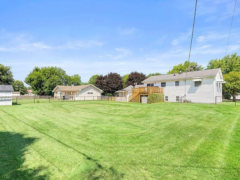 23527 W Anderson St — Photo 19