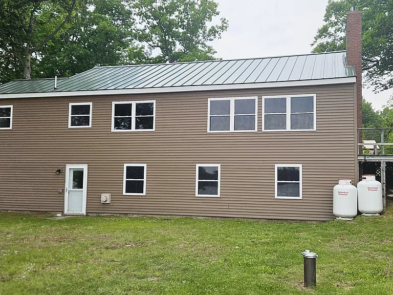 93 Lakeside Dr — Photo 2
