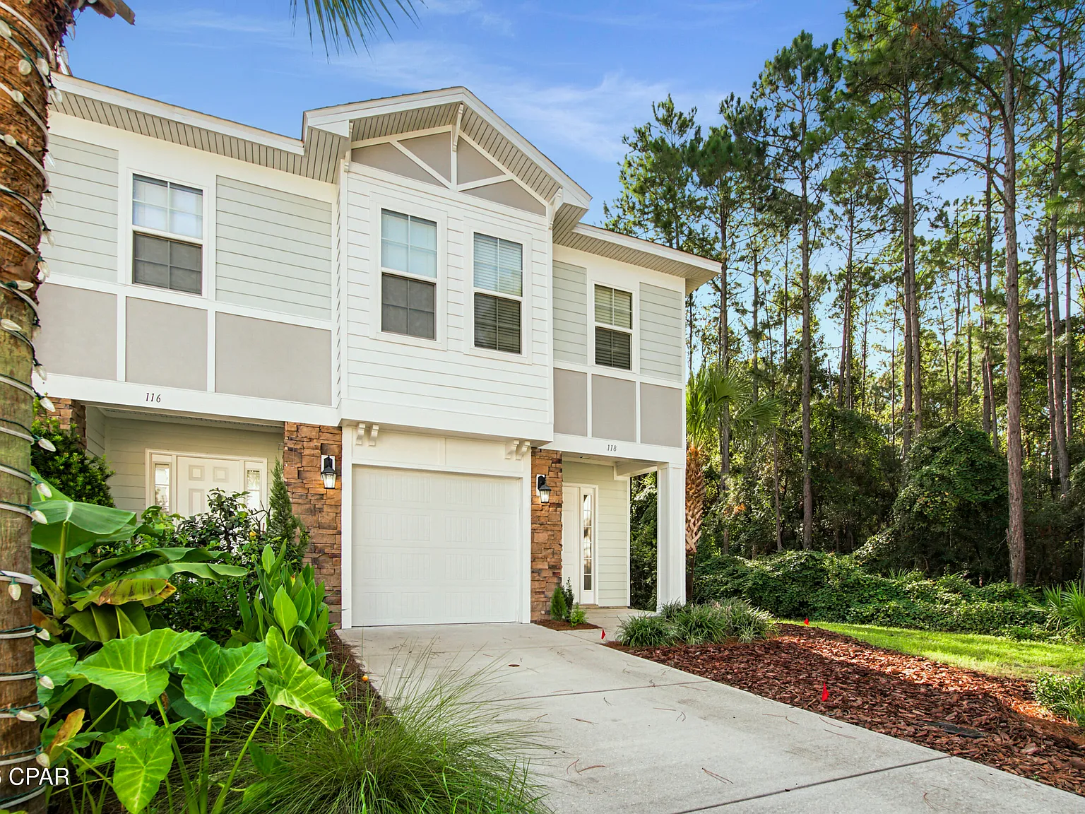3 bed, 2.5 bath, 2093 sqft, $2,500 — Photo 2