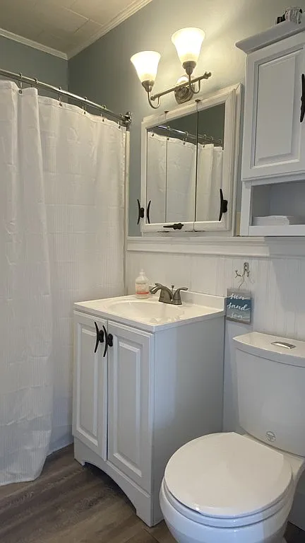46 Winona Ave — Photo 3