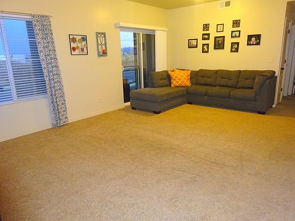 Huge living room/dining room -- (we already moved our table