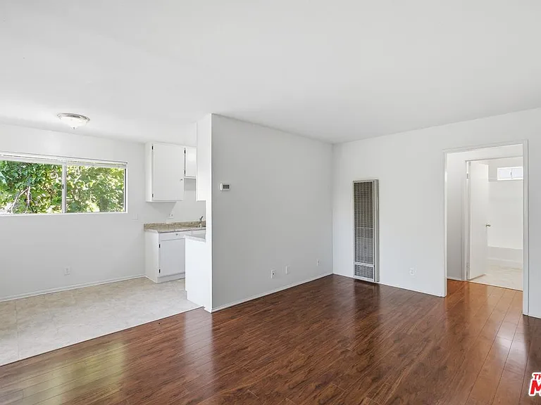 14551 Vose St #C — Photo 5