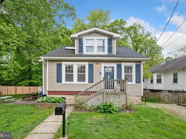 208 Beacon St, Moorestown, NJ 08057