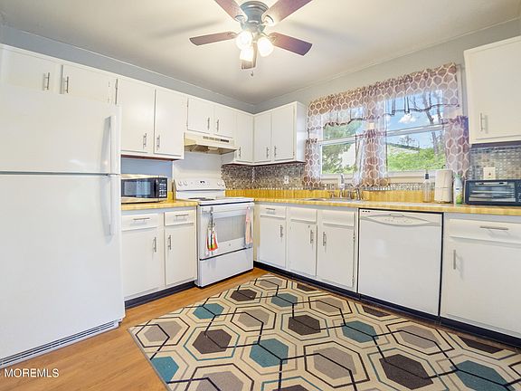 3rd image of 30 S Chestnut Avenue
