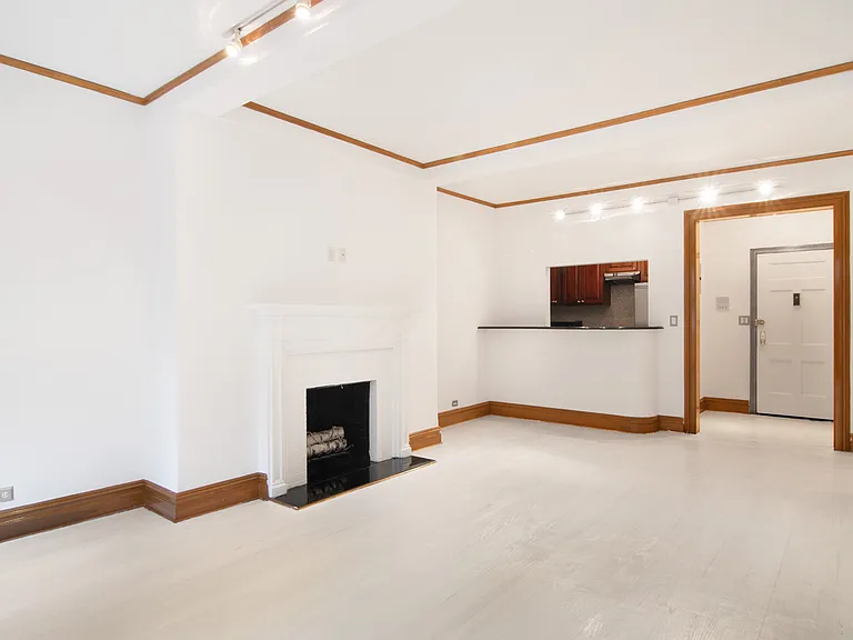 145 W 58th St #9H — Photo 4