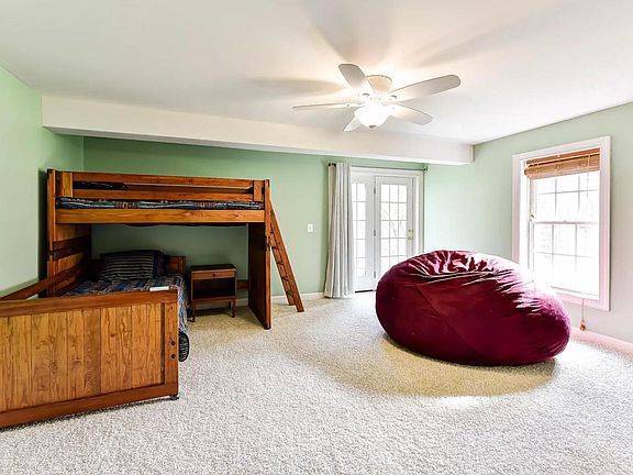 3rd image of 16507 Hayes Ln #Basement
