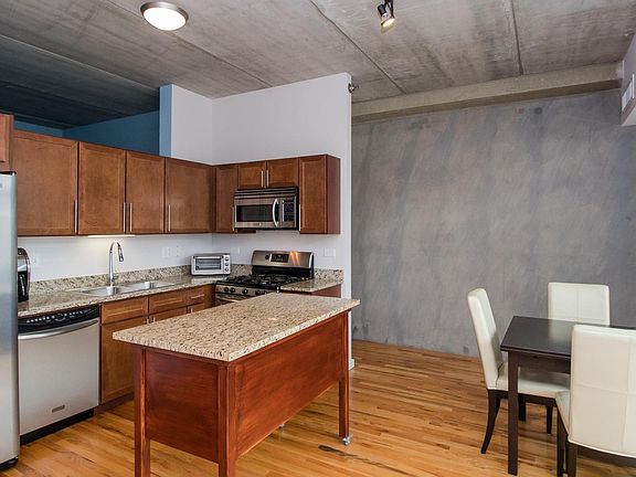 5th image of 630 N Franklin St APT 516