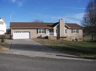 8300 Stoney View Ln, Corryton, TN 37721