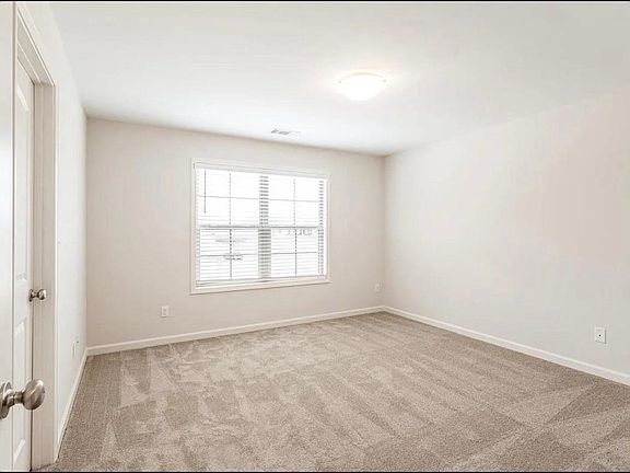 4th image of 499 Dogwood Valley Dr