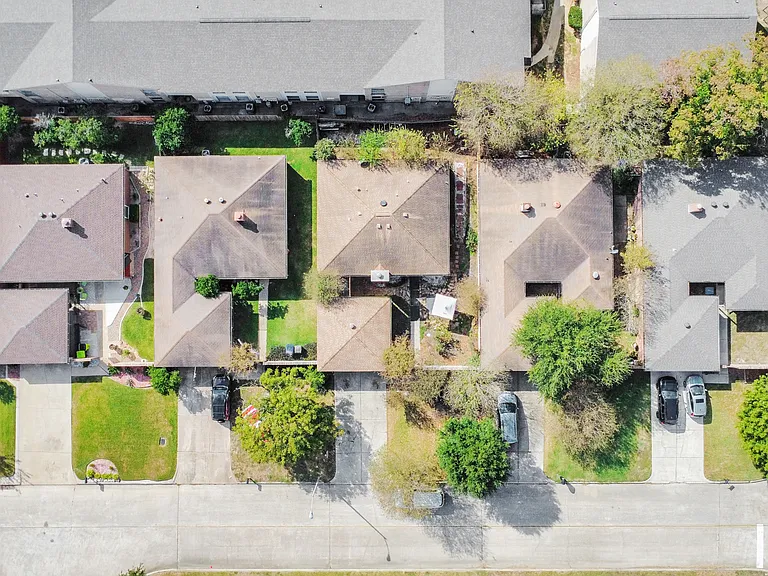 17003 Amidon Dr — Photo 38