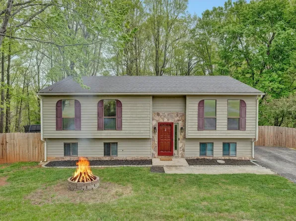 2176 Horn Cir, Vinton, VA 24179