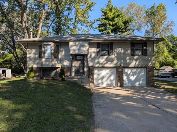 306 SE 21st St, Oak Grove, MO 64075