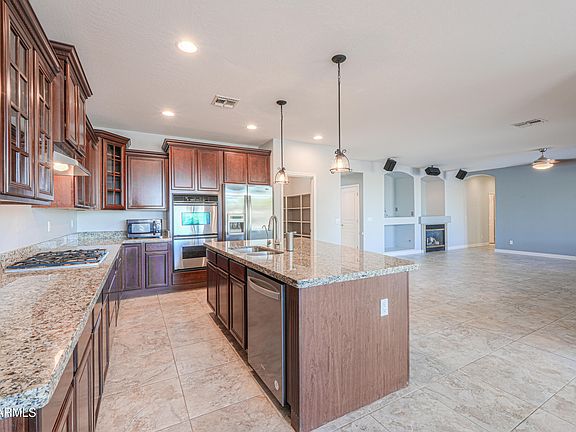 3rd image of 44572 W GARDEN Lane
