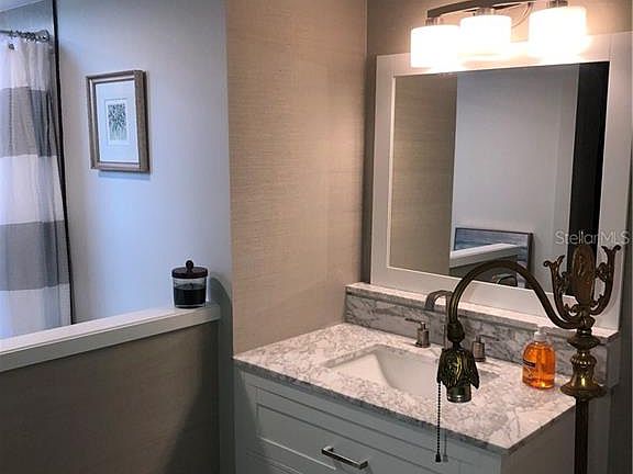 4th image of 7400 Sun Island Dr #301