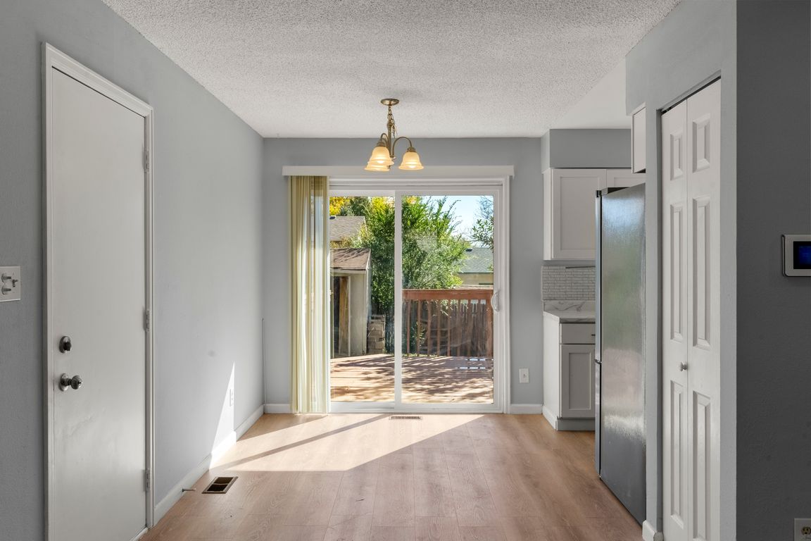 next background image