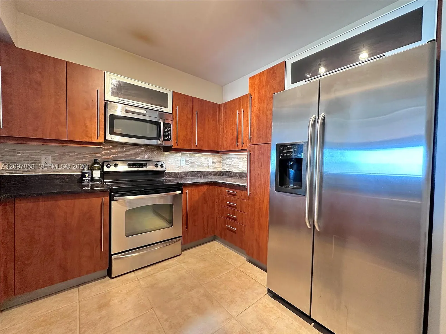 Toscano Condo — Photo 3