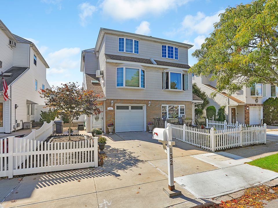 1st image of 132 Sandalwood Dr