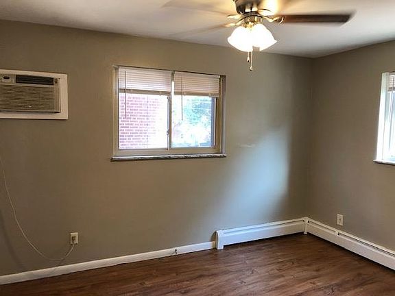 3rd image of 1578 Crest Hill Ave APT 2