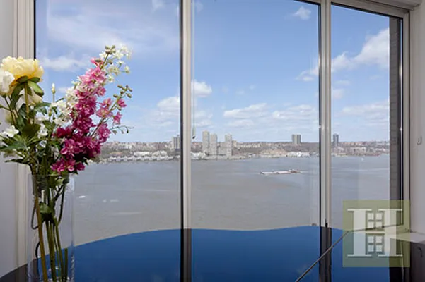 Sold by Halstead Real Estate | media 5