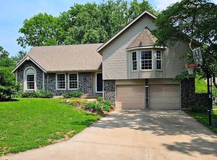 1608 SW 22nd St, Blue Springs, MO 64015