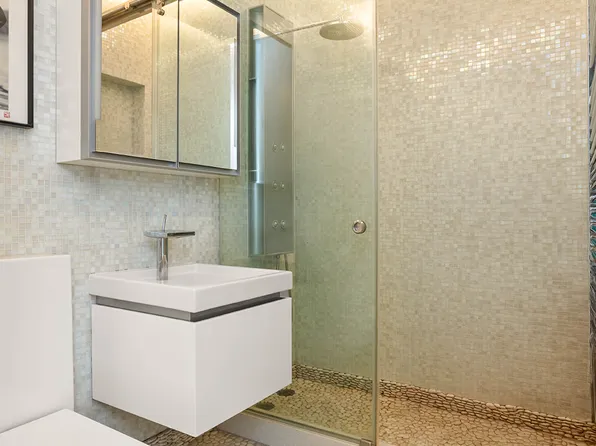 244 West 23rd Street 3A image 10 of 11