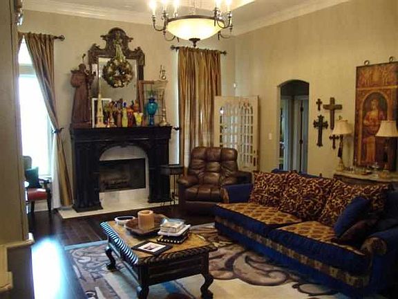 3rd image of 2717 River Oaks Dr