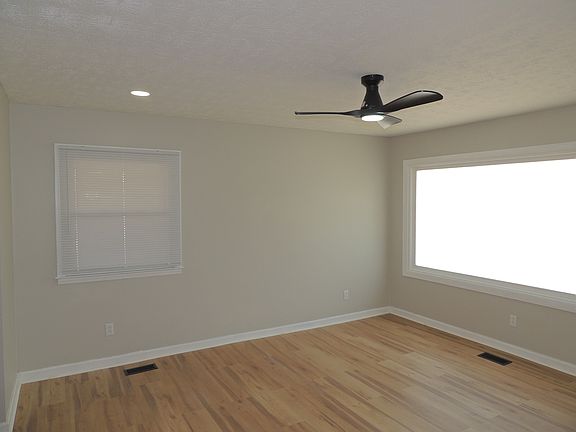 4th image of 5200 Mawood Ave