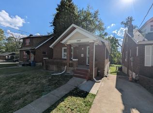 6902 Greenway Ave, Saint Louis, MO 63121