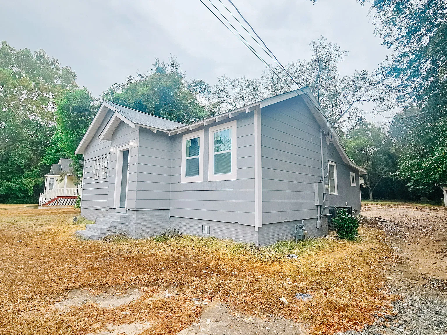 4 bed, 2.0 bath, 1115 sqft, $1,444 — Photo 2