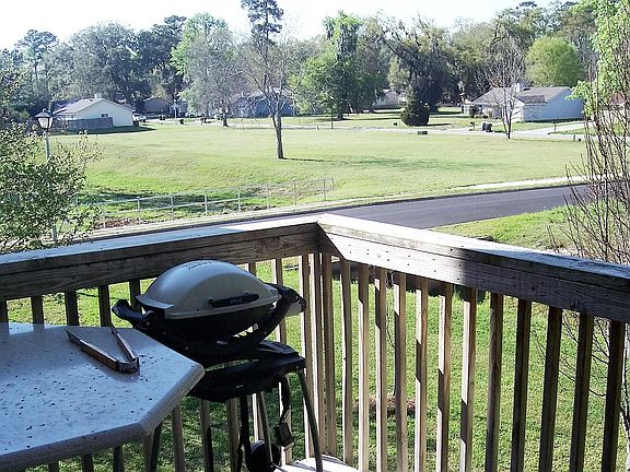 4th image of 1405 Deer Haven Ln #1