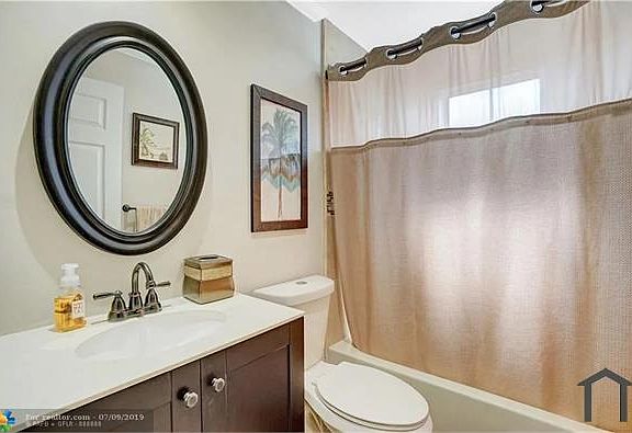 3rd image of 14361 N Royal Cove Cir