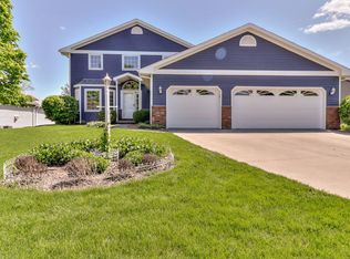 2404 Lakewood Dr, Champaign, IL