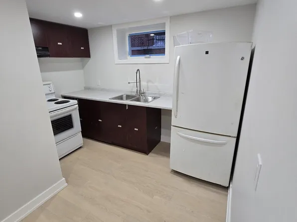 32 Wexford Blvd, Toronto, ON M1R 1L1