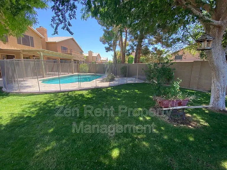 426 S Burk St — Photo 36